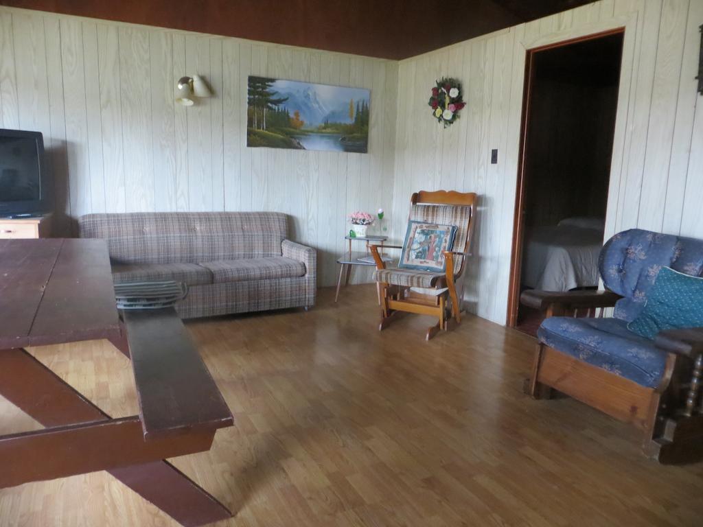 Maciver'S Motel And Camp Blind River Room photo