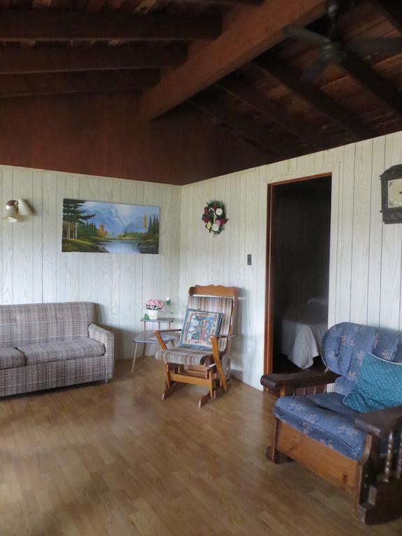 Maciver'S Motel And Camp Blind River Room photo